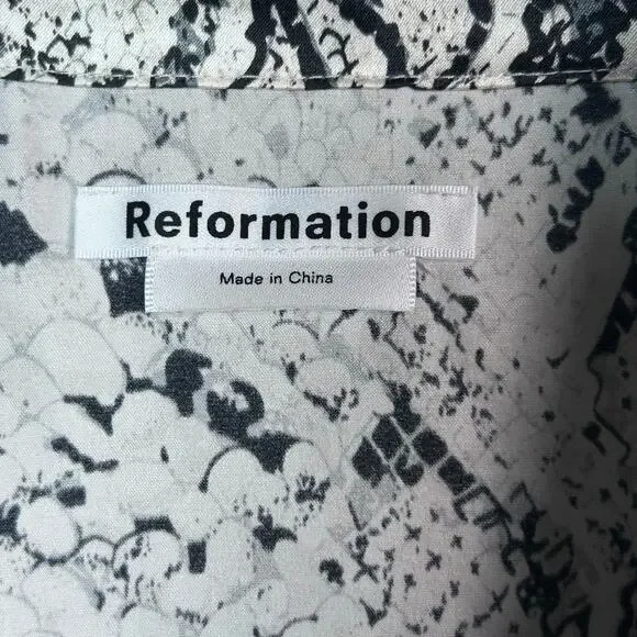 Reformation top blouse, XL silk button up long sleeve snake print new cream - Picture 9 of 9